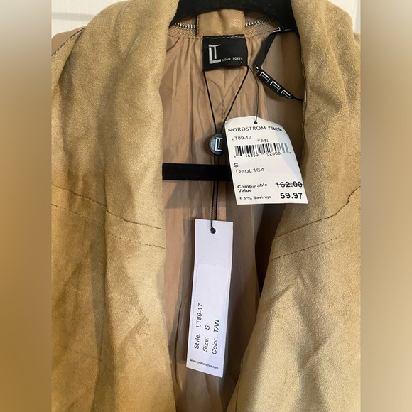 Love Token Jinx Vest Ruffle Lapel Faux Suede Vest Small Tan - Picture 4 of 6